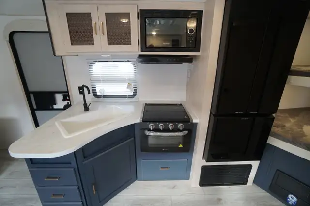 2025 Prime Time RV Avenger 24BHSLE Base in Travel Trailers & Campers in Stratford - Image 8