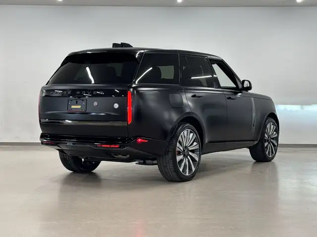 2023 Land Rover NEW RANGE ROVER P530 SV SWB in Cars & Trucks in City of Montréal - Image 9