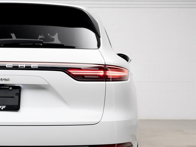 2022 Porsche Cayenne in Cars & Trucks in Markham / York Region - Image 2