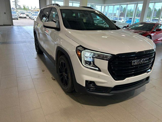 2022 GMC Terrain SLT *Roof* *360 Cam* *Low KMs* in Cars & Trucks in Fort McMurray - Image 3