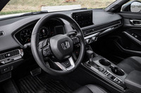 ABS,Brake Assist,Tires - Front Performance,4-Wheel Disc Brakes,Power Steering,Tires - Rear Performan... (image 9)