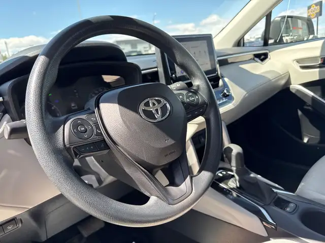 2023 Toyota Corolla Cross L L AWD (HEATED SEATS, REAR CAMERA) in Cars & Trucks in Cranbrook - Image 10