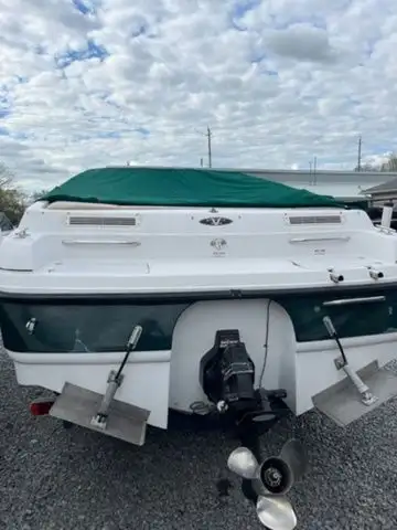 1997 Chaparral 230 Sport Bowrider in Powerboats & Motorboats in Trenton - Image 3