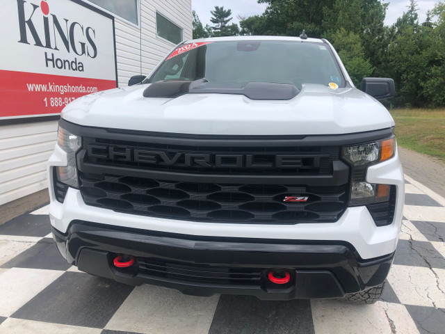 2024 Chevrolet Silverado K1500 Custom Trail Boss - Leather Seats in Cars & Trucks in Annapolis Valley - Image 3