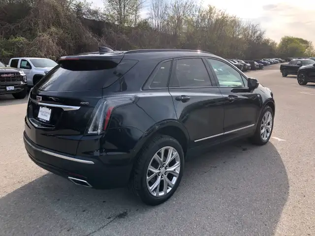 2021 Cadillac XT5 AWD Sport in Cars & Trucks in London - Image 6