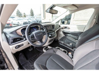 CLEAN CARFAX PACIFICA! - Backup Camera - Bluetooth - Stow N GO - Cruise Control - Cloth Interior - P... (image 3)