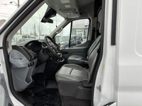 See Dealer Website for Details. 2018 Ford Transit fourgon utilitaire TOIT MOYEN (image 9)