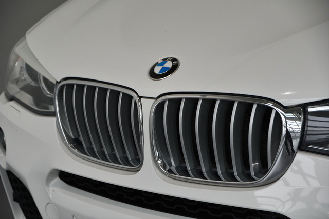 2017 BMW X3 XDrive28i premium package in Cars & Trucks in Longueuil / South Shore - Image 3