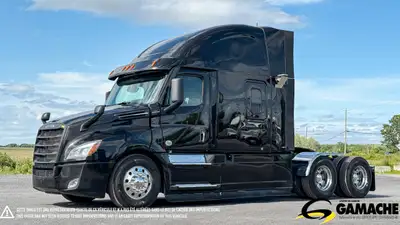 Heavy truck - # STOCK: C-36594 2022 FREIGHTLINER CASCADIA PT126064S T CAMION CONVENTIONNEL AVEC COUC...