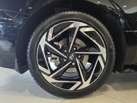 2025 Hyundai Sonata Preferred Trend AWD The 2025 Hyundai Sonata Preferred Trend AWD combines elegant... (image 9)