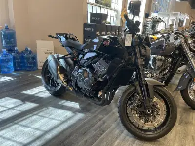 SUPER CLEAN!! 2021 Honda® CB1000RThe Neo Sports Café Revolution Features may include: Engine & Drive...