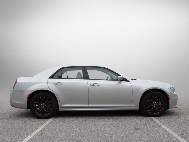 2022 Chrysler 300 300 Touring L | All Wheel Drive in Cars & Trucks in Windsor Region - Image 4