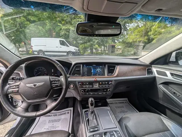 2015 Hyundai Genesis Ultimate dans Autos et camions dans London - Image 14