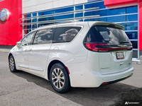 This Chrysler Pacifica Hybrid has a strong Gas/Electric V-6 3.6 L/220 engine powering this Variable... (image 3)