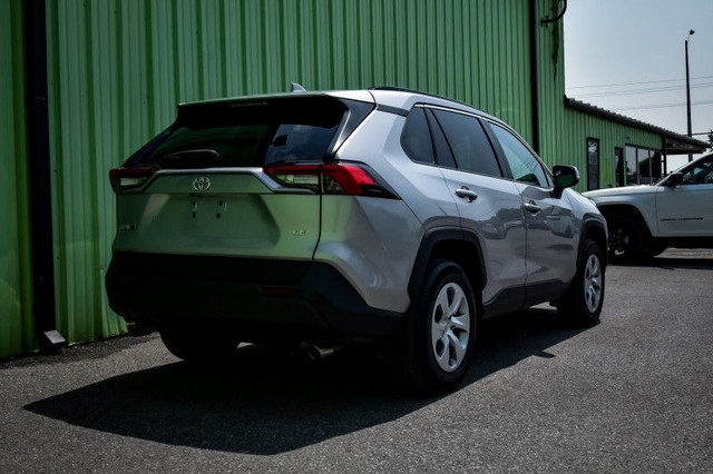 2020 Toyota RAV4 LE • LOW MILEAGE • HEATED SEATS • CP/AA • LANE  in Cars & Trucks in Ottawa - Image 3