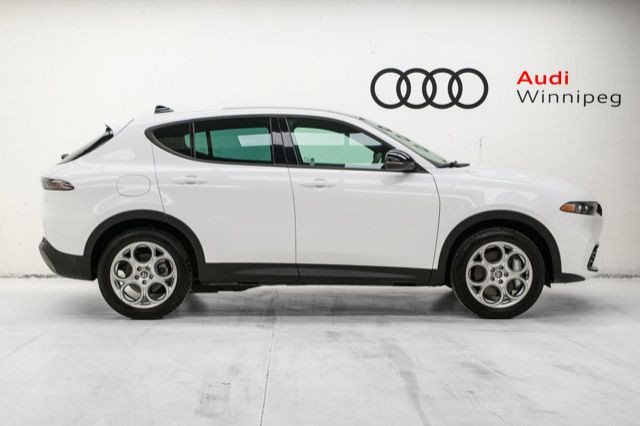 2024 Alfa Romeo Tonale Sprint | Hybrid | Sunroof | Heated Seats in Cars & Trucks in Winnipeg - Image 4