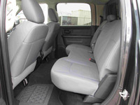 2015 Ram 1500 ST 5.7L with only 133,952km! Equipped with remote keyless entry, power windows, power... (image 5)