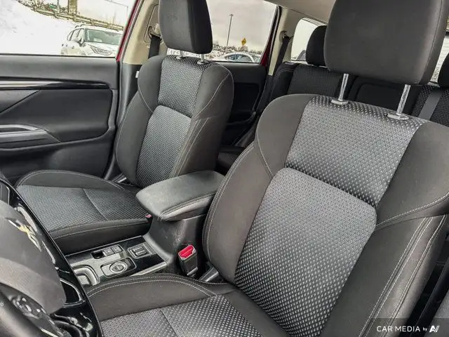 2019 Mitsubishi Outlander Essential | Bluetooth | Siege Chauffan in Cars & Trucks in Laval / North Shore - Image 27