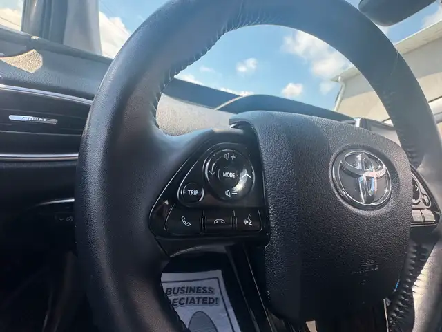 2020 Toyota Prius Prime XLE dans Autos et camions dans Ottawa - Image 12
