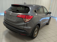 Dare to turn heads with the style and versatility of our 2016 Honda HR-V EX presented in Modern Stee... (image 7)