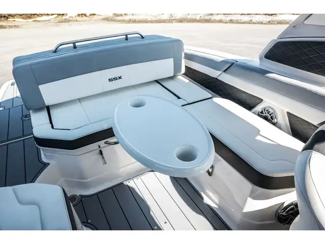 2025 Chaparral 267 SSX in Powerboats & Motorboats in Québec City - Image 37