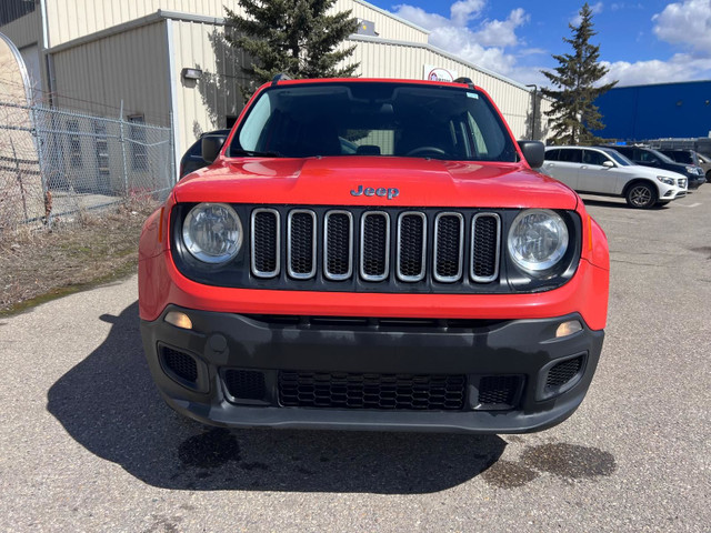 2017 Jeep Renegade SPORT 4X4  CLEAN CARFAX $13999 PRICED TO SELL in Cars & Trucks in Calgary - Image 2
