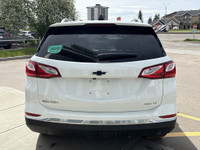 Experience the style and versatility of this 2021 Chevrolet Equinox LT Midnight Edition, finished in... (image 4)