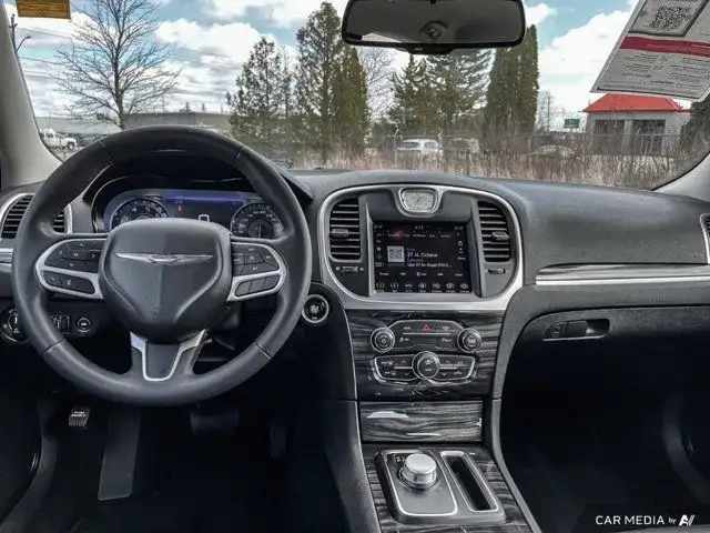 2022 Chrysler 300 300 Touring L | Leather | Nav | Apple Carplay in Cars & Trucks in Guelph - Image 12