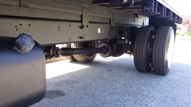 2006 Ford F650 16 Foot Flat Deck in Cars & Trucks in Delta/Surrey/Langley - Image 26