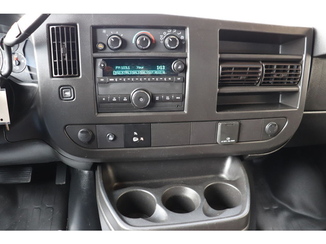  2021 GMC Savana Van 2500 135\", 6.6L V8, WELL EQUIPPED, LOW KM, in Cars & Trucks in Winnipeg - Image 4