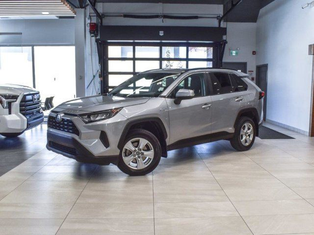 2019 Toyota Rav4 Hybrid LE in Cars & Trucks in Calgary - Image 2