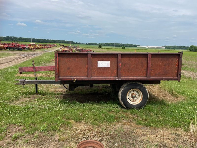 Weber Dump Trailer - 7' x 10' in Farming Equipment in Stratford - Image 4