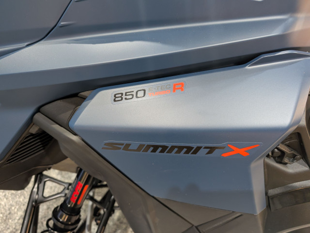 2025 Ski-Doo Summit X 850 E-TEC Turbo R 154 SS Pow3.0_10.25in (H in Snowmobiles in Medicine Hat - Image 4