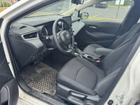 Look at this certified 2021 Toyota Corolla LE | Adaptive Cruise | Apple CarPlay & Android Auto | Hea... (image 2)