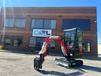 2024 CAEL Mini Excavator 1T with Cab Briggs & Stratton