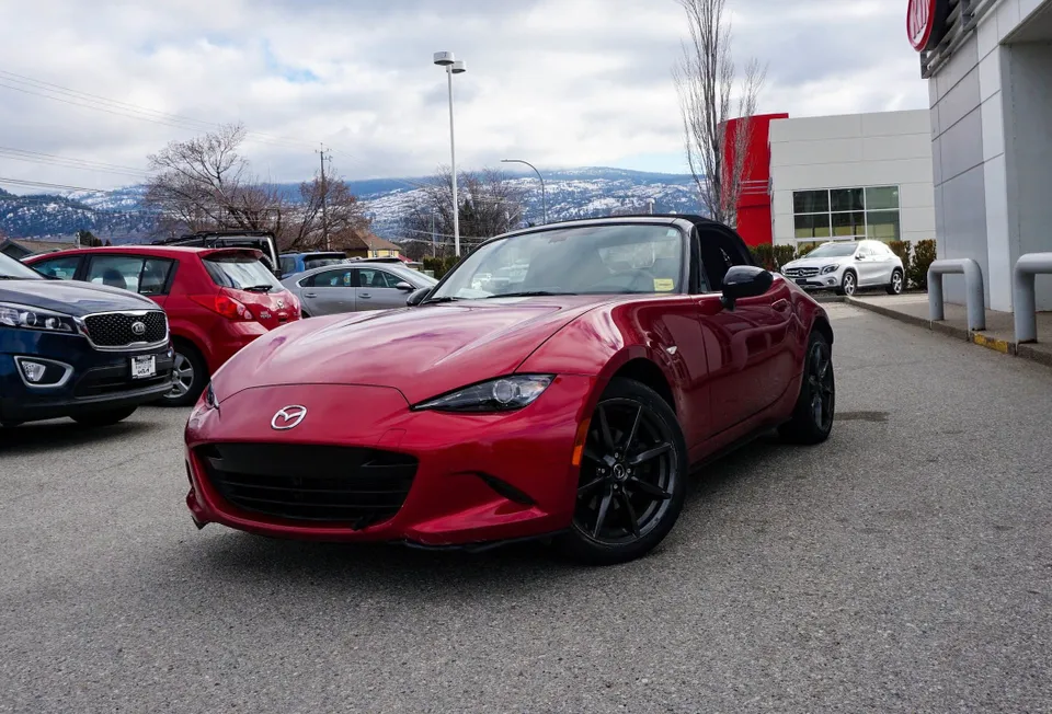 2017 Mazda MX-5 GS ** Convertible Top, Built-in Bluetooth, CD...