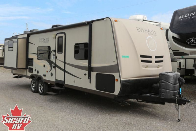 2011 EVERGREEN EVER-LITE 31DS in Travel Trailers & Campers in Hamilton