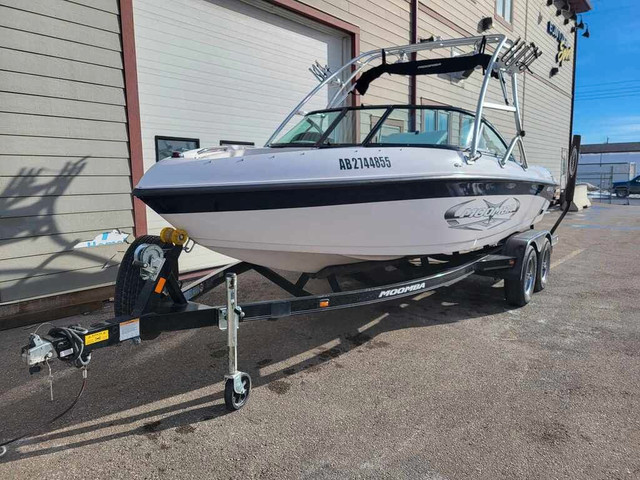  2010 Moomba V OUTBACK FINANCING AVAILABLE in Powerboats & Motorboats in Kelowna - Image 2