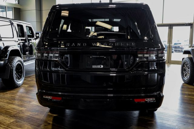2025 Jeep Grand Wagoneer Series II Obsidian in Cars & Trucks in Strathcona County - Image 3