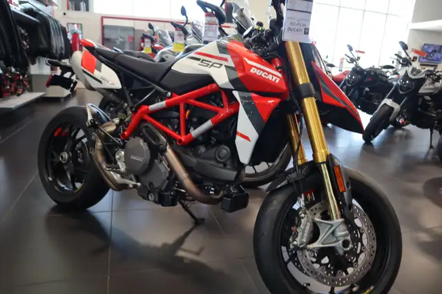 2025 Ducati Hypermotard 950 SP Special Livery in Sport Bikes in Edmonton - Image 2