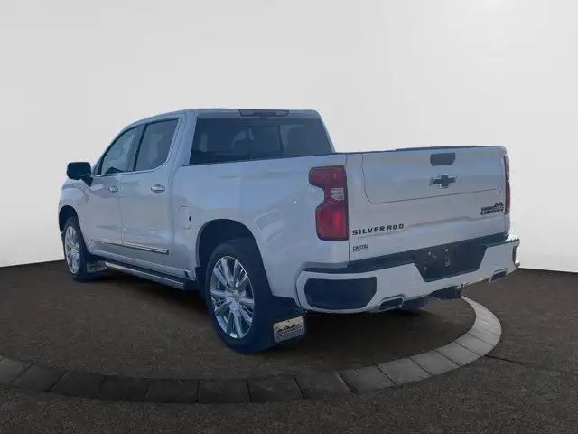2023 Chevrolet Silverado 1500 High Country Crew Cab in Cars & Trucks in Regina - Image 4