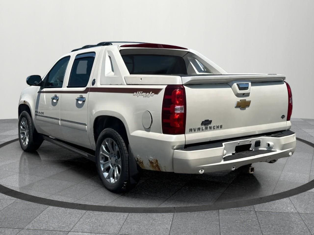 2013 Chevrolet Avalanche LTZ in Cars & Trucks in Mississauga / Peel Region - Image 3