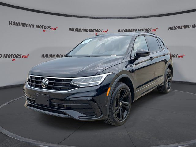 2024 Volkswagen Tiguan Comfortline R-Line Black Edition in Cars & Trucks in Hamilton