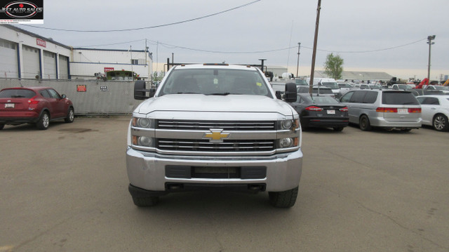 2015 CHEVY 3500 CREW CAB FLAT DECK in Cars & Trucks in Edmonton - Image 3