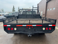 2007 Chevrolet Silverado 3500 Flat Deck 6.0L V8 Gas 220,280 KM 4X4 8FT 8" Bed Power Locks, Factory F... (image 3)
