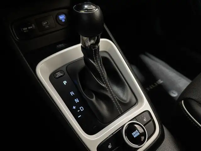 2021 Hyundai Venue Ultimate | One Owner in Cars & Trucks in Edmonton - Image 22