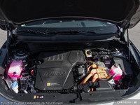 The 2025 Kia Niro EX blends cutting-edge hybrid technology with a spacious, comfortable ride and a h... (image 5)
