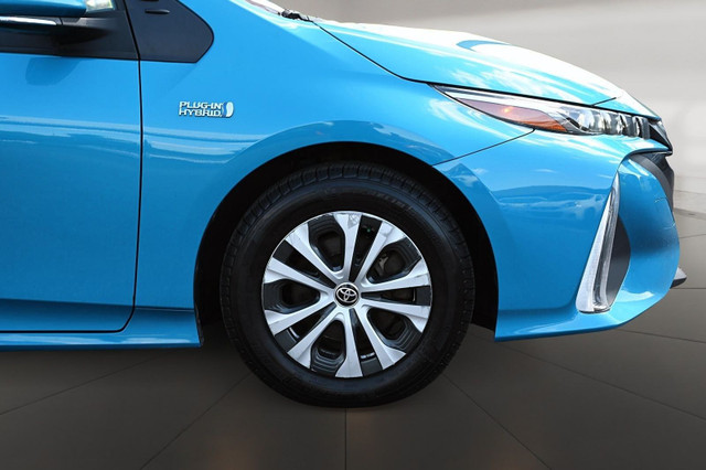 2021 Toyota PRIUS PRIME BRANCHABLE + HYBRIDE + SIEGES CHAUFFANT  in Cars & Trucks in Longueuil / South Shore - Image 4