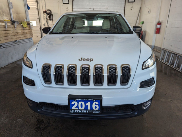 2016 Jeep Cherokee SPORT  ACCIDENT FREE!! in Cars & Trucks in Barrie - Image 2