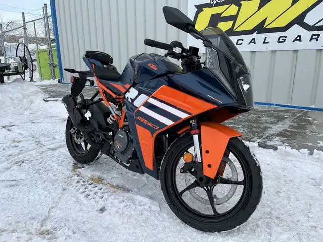 2024 KTM RC 390 in Street, Cruisers & Choppers in Calgary - Image 3